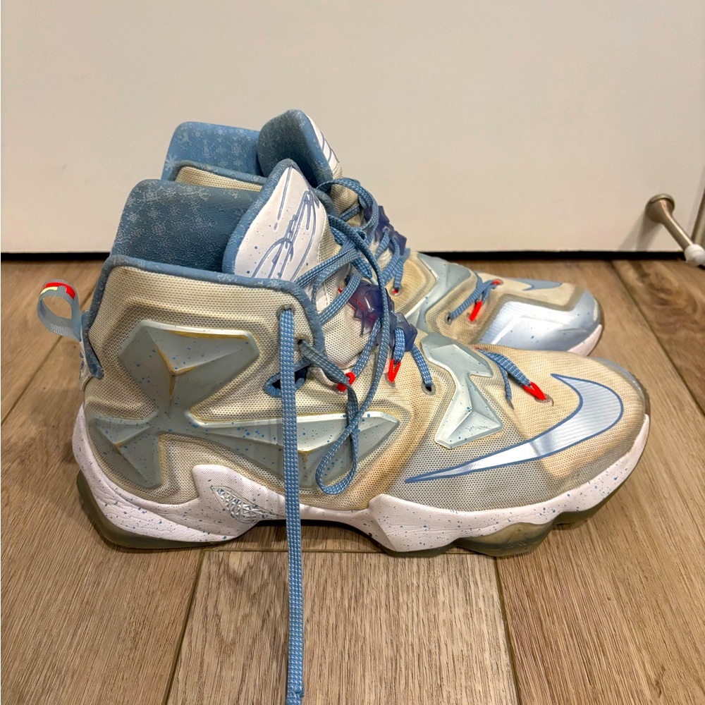 Limited edition Christmas Lebrons